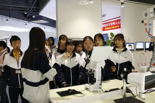 園區動態丨領略教育裝備產業風采 激發學生創新創業熱情 細胞技術研發和應用